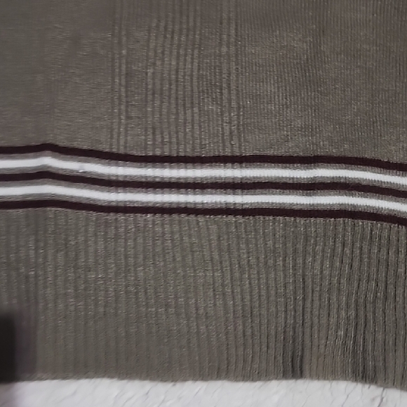 Striped Ribbed Sleeveless Top - Picture 8 of 15